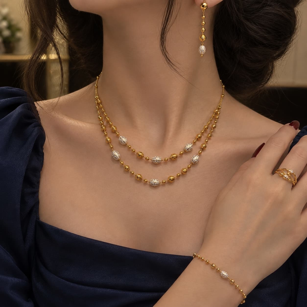 طقم نسائي